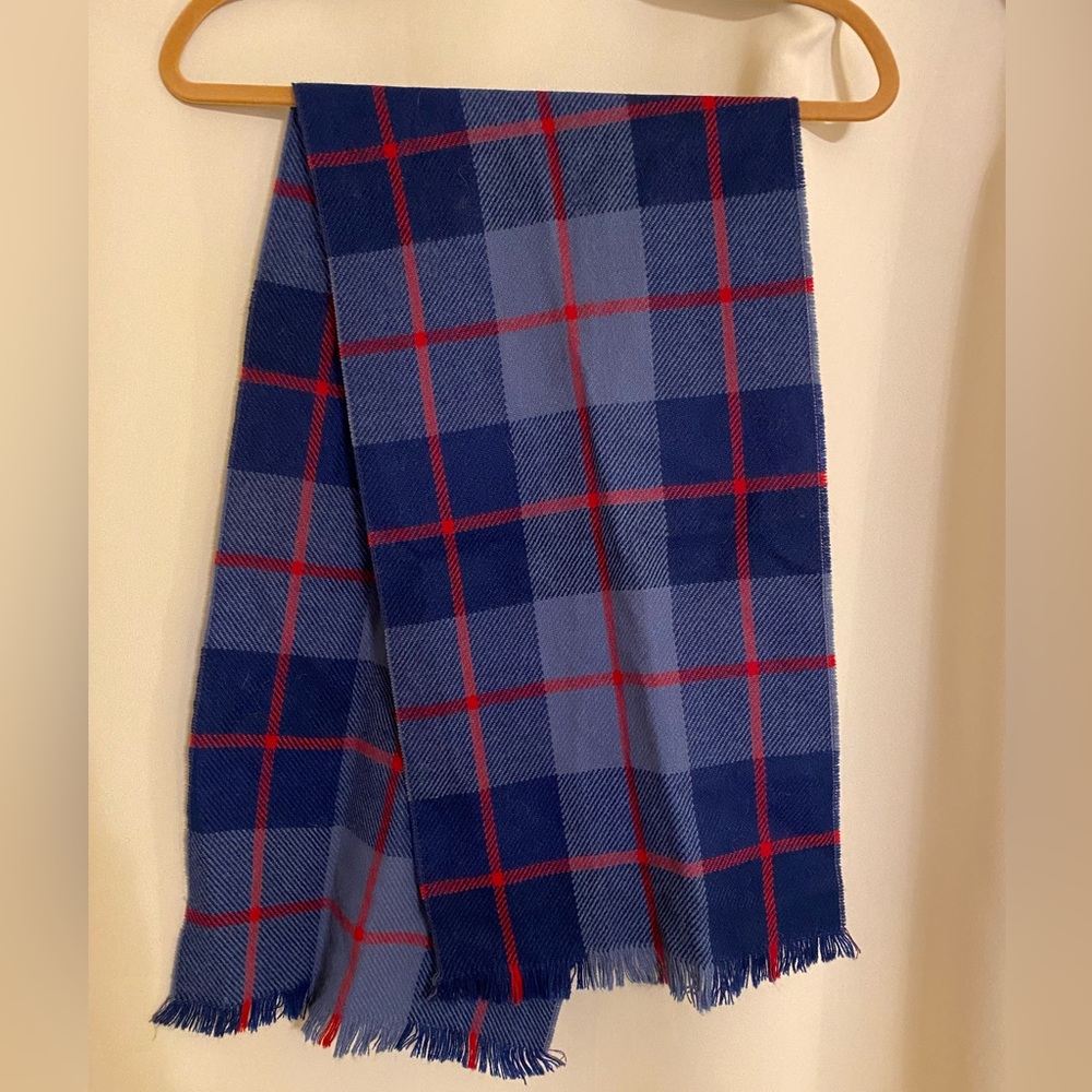 Gender neutral scarf